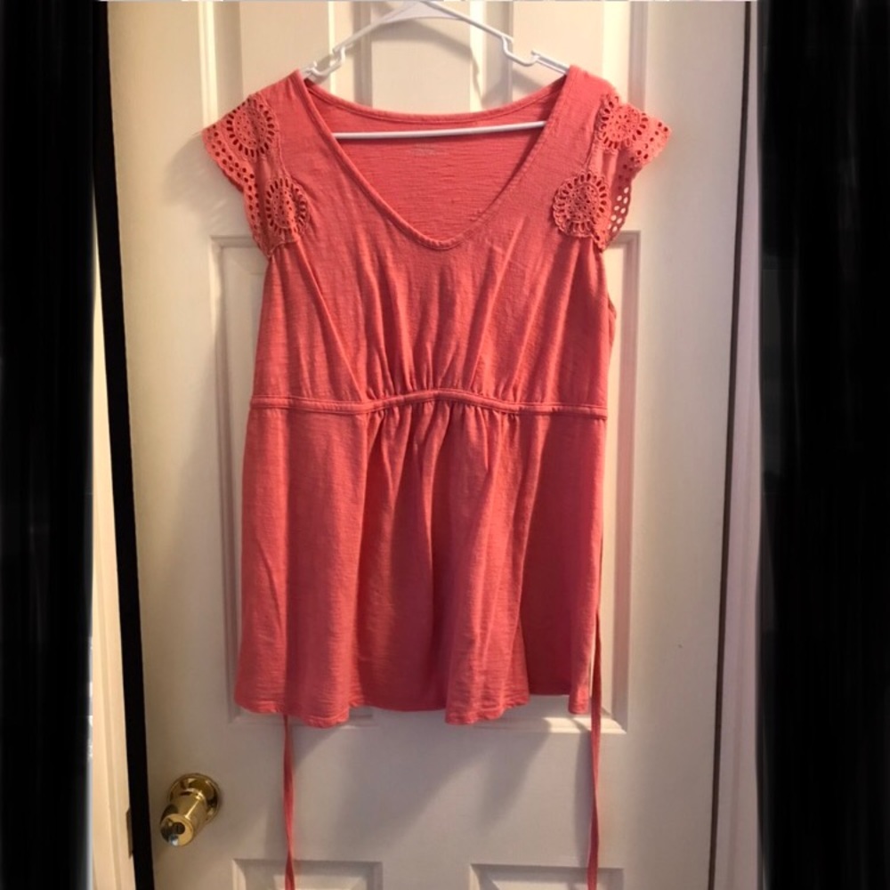 3/$15 Motherhood maternity coral short sleeve top